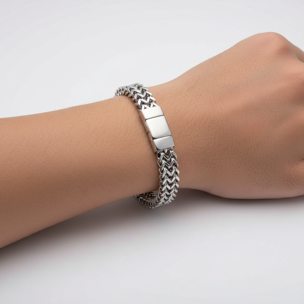 Bracelet Scale on Wrist